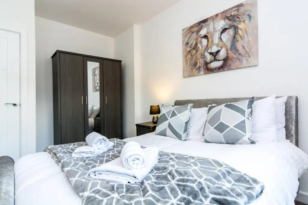 Luxury City Centre Penthouse With Balcony - 2 Bed Apartment Nottingham 0*,  United Kingdom